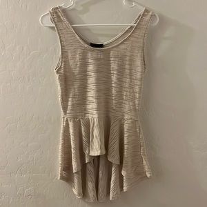 Dress shirt / blouse .